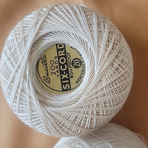 Bundle of variety crochet cotton - Picture 5 of 8